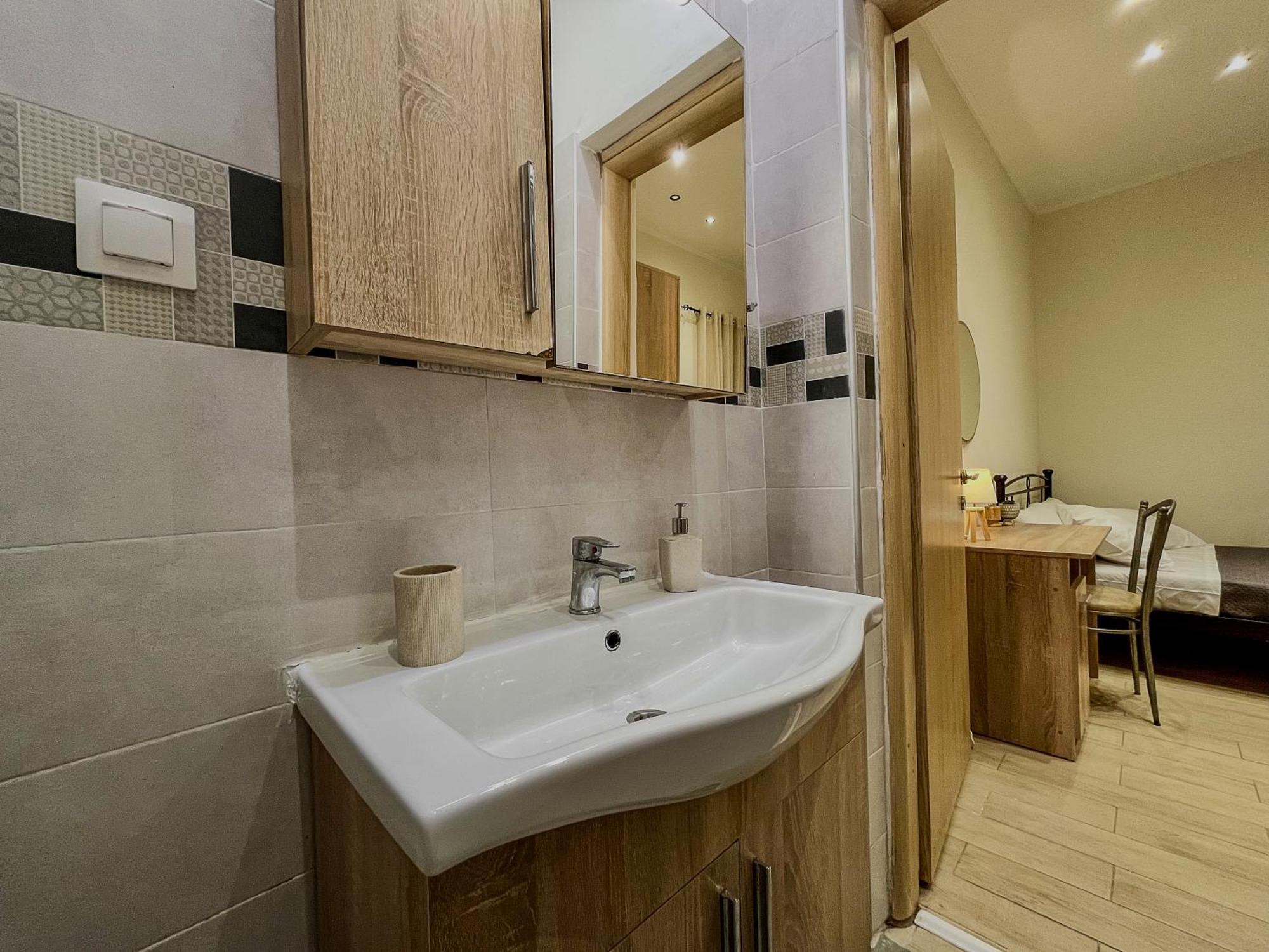 Апартаменты Private Modern Cozy House At The Center Митилини Экстерьер фото