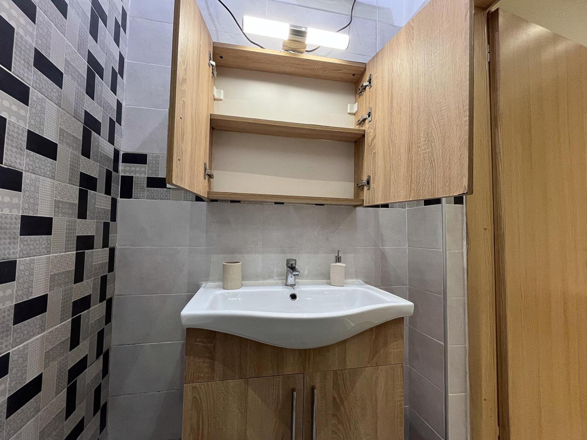 Апартаменты Private Modern Cozy House At The Center Митилини Экстерьер фото