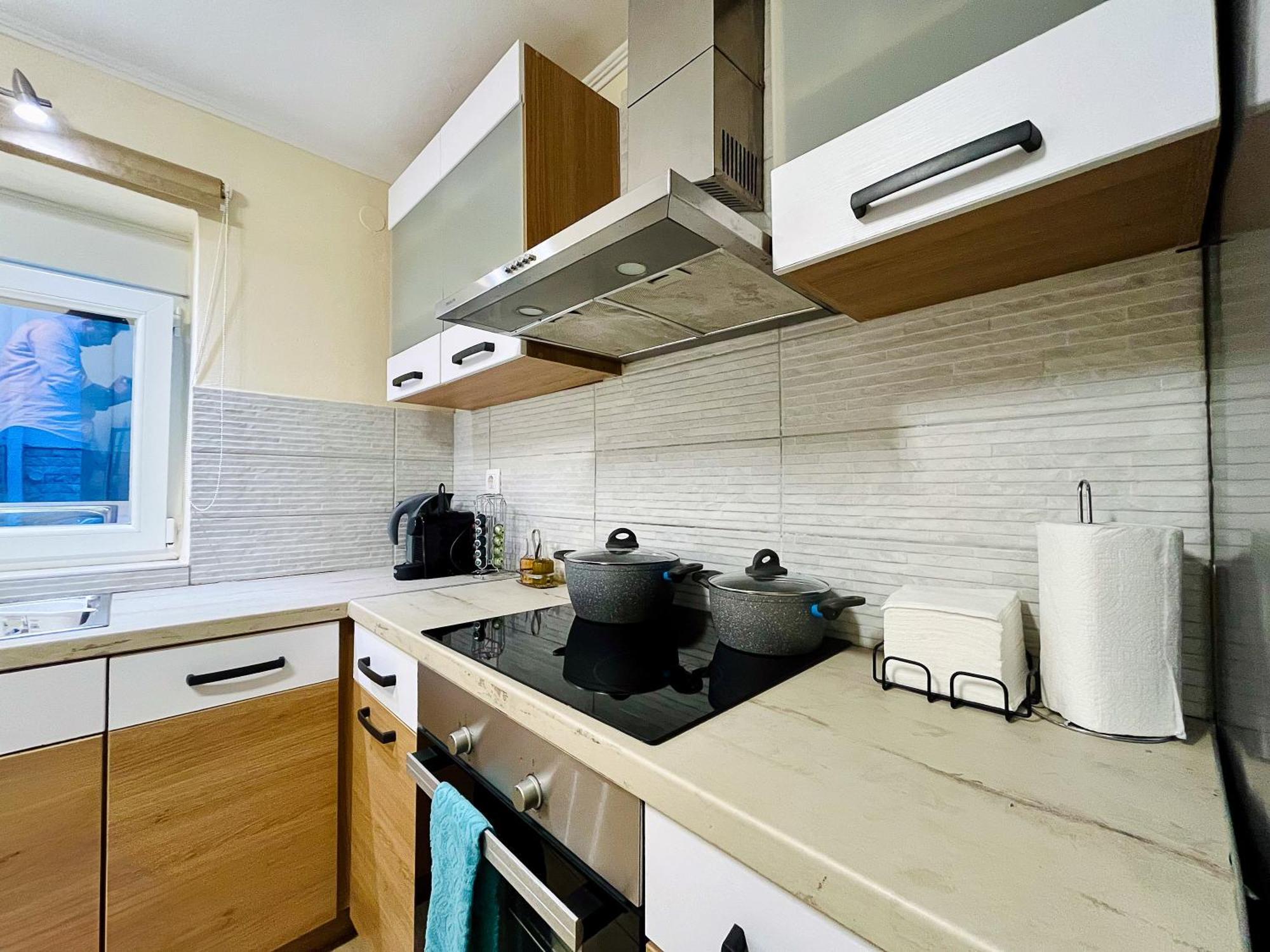 Апартаменты Private Modern Cozy House At The Center Митилини Экстерьер фото